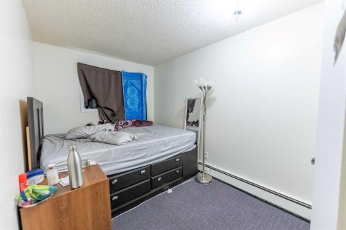 4904 51 Avenue, Eckville, AB 