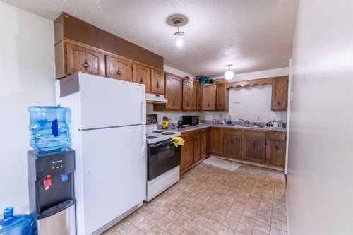 4904 51 Avenue, Eckville, AB 