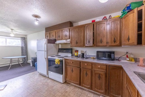 4904 51 Avenue, Eckville, AB 