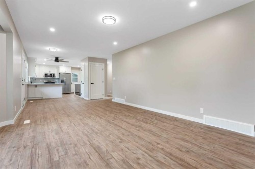 87 Norris Close, Red Deer, AB 
