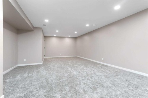 87 Norris Close, Red Deer, AB 