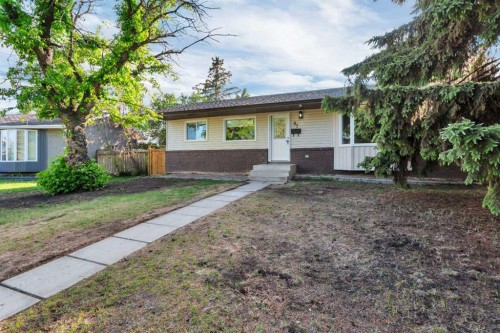 87 Norris Close, Red Deer, AB 