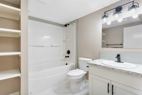87 Norris Close, Red Deer, AB 