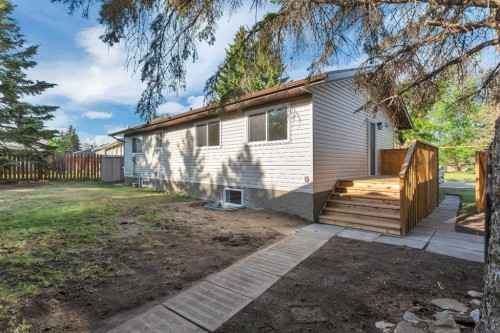 87 Norris Close, Red Deer, AB 