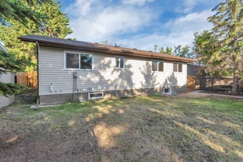 87 Norris Close, Red Deer, AB 