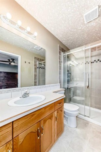 5910 60 Ave, Ponoka, AB 