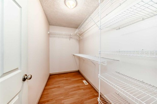 5910 60 Ave, Ponoka, AB 