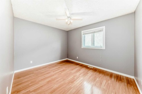 5910 60 Ave, Ponoka, AB 