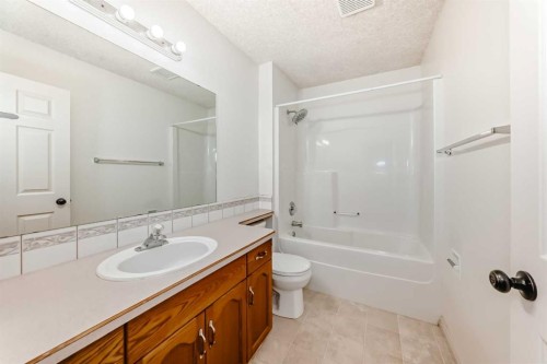 5910 60 Ave, Ponoka, AB 