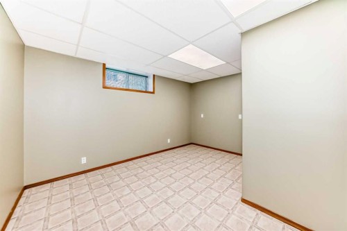 5910 60 Ave, Ponoka, AB 