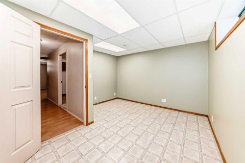 5910 60 Ave, Ponoka, AB 