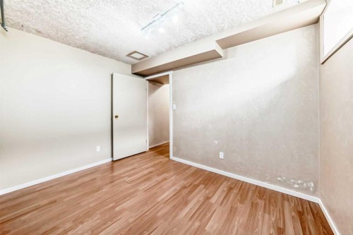 5910 60 Ave, Ponoka, AB 