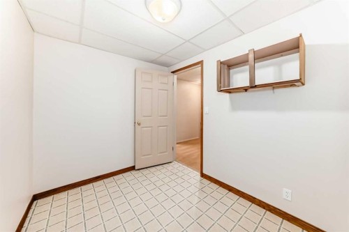 5910 60 Ave, Ponoka, AB 
