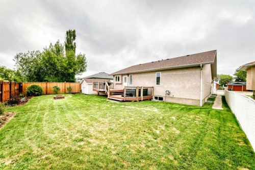 5910 60 Ave, Ponoka, AB 