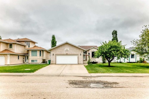 5910 60 Ave, Ponoka, AB 