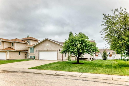 5910 60 Ave, Ponoka, AB 