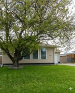 5333 57 Avenue Rocky Mountain House, AB T4T 1M7
