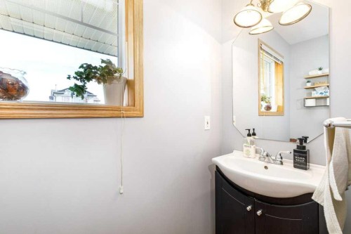 46 James Street, Red Deer, AB - Indoor Photo Showing Bathroom