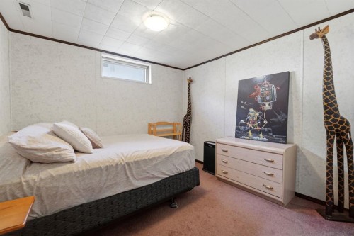 26 Odstone Green, Red Deer, AB - Indoor Photo Showing Bedroom