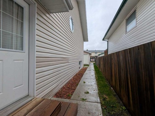 4727 44 Street, Sylvan Lake, AB 