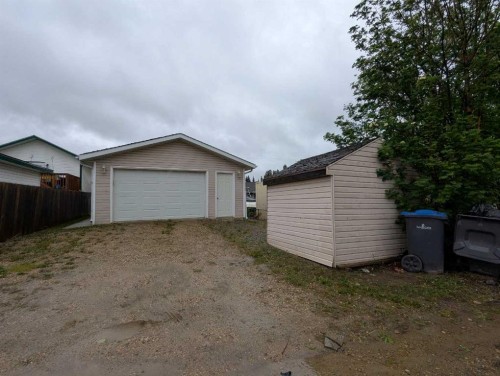 4727 44 Street, Sylvan Lake, AB 