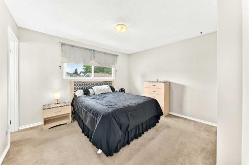67 Newcombe Crescent, Red Deer, AB 