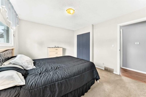 67 Newcombe Crescent, Red Deer, AB 