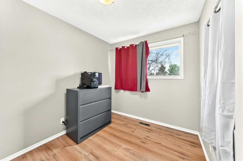 67 Newcombe Crescent, Red Deer, AB 