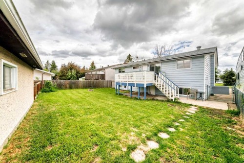 67 Newcombe Crescent, Red Deer, AB 