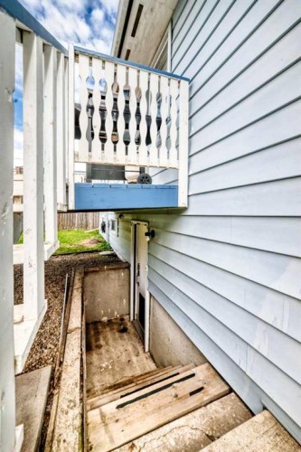 67 Newcombe Crescent, Red Deer, AB 