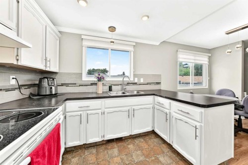 67 Newcombe Crescent, Red Deer, AB 