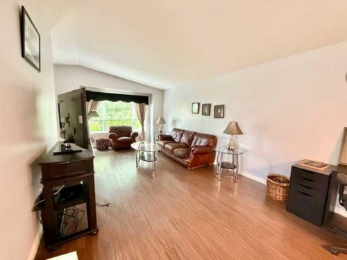 5019 49 Street, Hardisty, AB - Indoor
