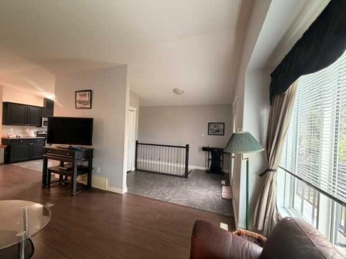 5019 49 Street, Hardisty, AB - Indoor