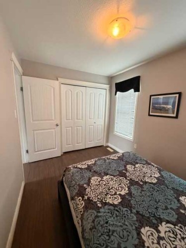 5019 49 Street, Hardisty, AB - Indoor Photo Showing Bedroom