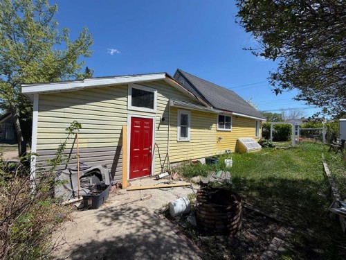 3922A 46 Street, Ponoka, AB 