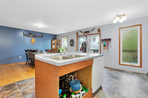 35005 Range Road 15, Rural Red Deer County, AB - Indoor Photo Showing Kitchen With Double Sink