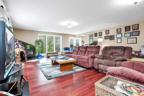 35005 Range Road 15, Rural Red Deer County, AB - Indoor Photo Showing Living Room