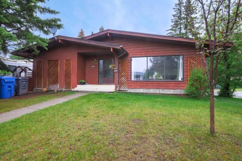 5314 57 Avenue  Rocky Mountain House, AB T4T 1M7