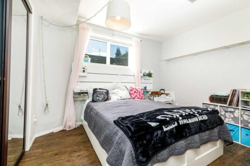 19 Ibbotson Close, Red Deer, AB - Indoor Photo Showing Bedroom
