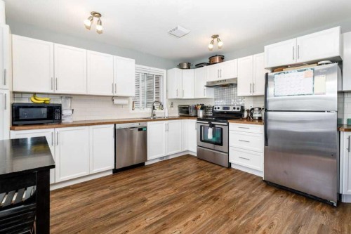 19 Ibbotson Close, Red Deer, AB - Indoor Photo Showing Kitchen