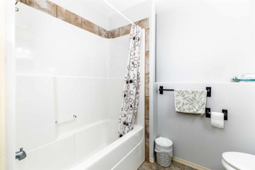 613 Oak Street, Springbrook, AB 