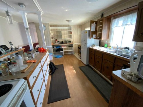 48 Mobile Drive Ne, Three Hills, AB 