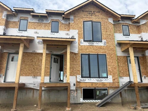 38 Station Drive  Sylvan Lake, AB T4S 0W7
