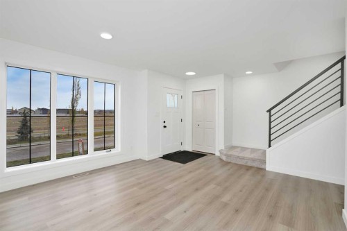 38 Station Drive, Sylvan Lake, AB - Indoor Photo Showing Other Room