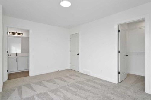 38 Station Drive, Sylvan Lake, AB - Indoor Photo Showing Other Room