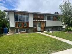 5116 47 Street Rocky Mountain House, AB T4T 1M4
