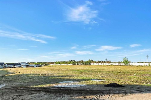18 Aztec Street, Blackfalds, AB 