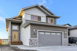 18 Aztec Street Blackfalds, AB T4M 0M7