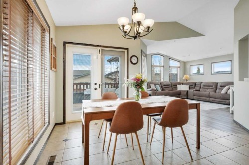 50 Wilkinson Circle, Sylvan Lake, AB - Indoor Photo Showing Dining Room