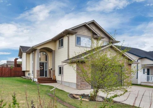 50 Wilkinson Circle  Sylvan Lake, AB T4S 2N8
